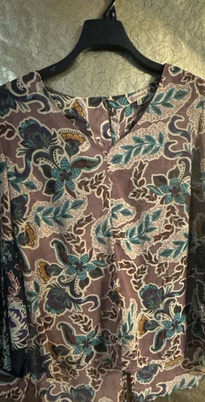 Democracy Women's Floral Print Long Sleeve Blouse, Size Medium